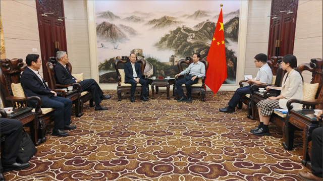 莫鼎革與中國駐越南大使何煒舉行會(huì)談并在越開展系列商務(wù)活動(dòng)